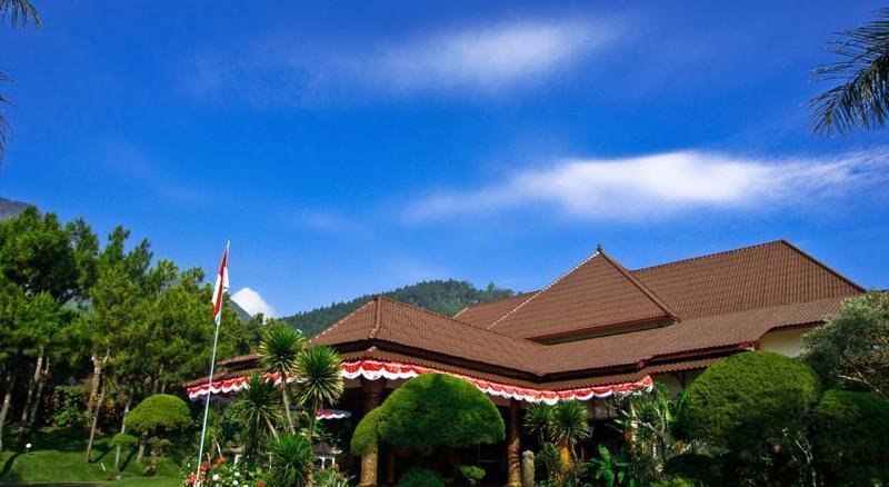 Kusuma Agrowisata Resort & Convention Malang Buitenkant foto